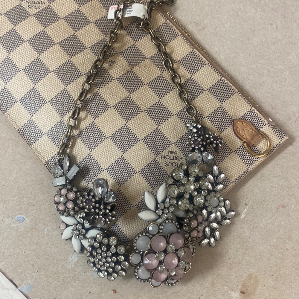 Beautiful statement necklace NWT